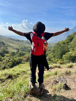 Review of Asian Footwears trekking shoes.