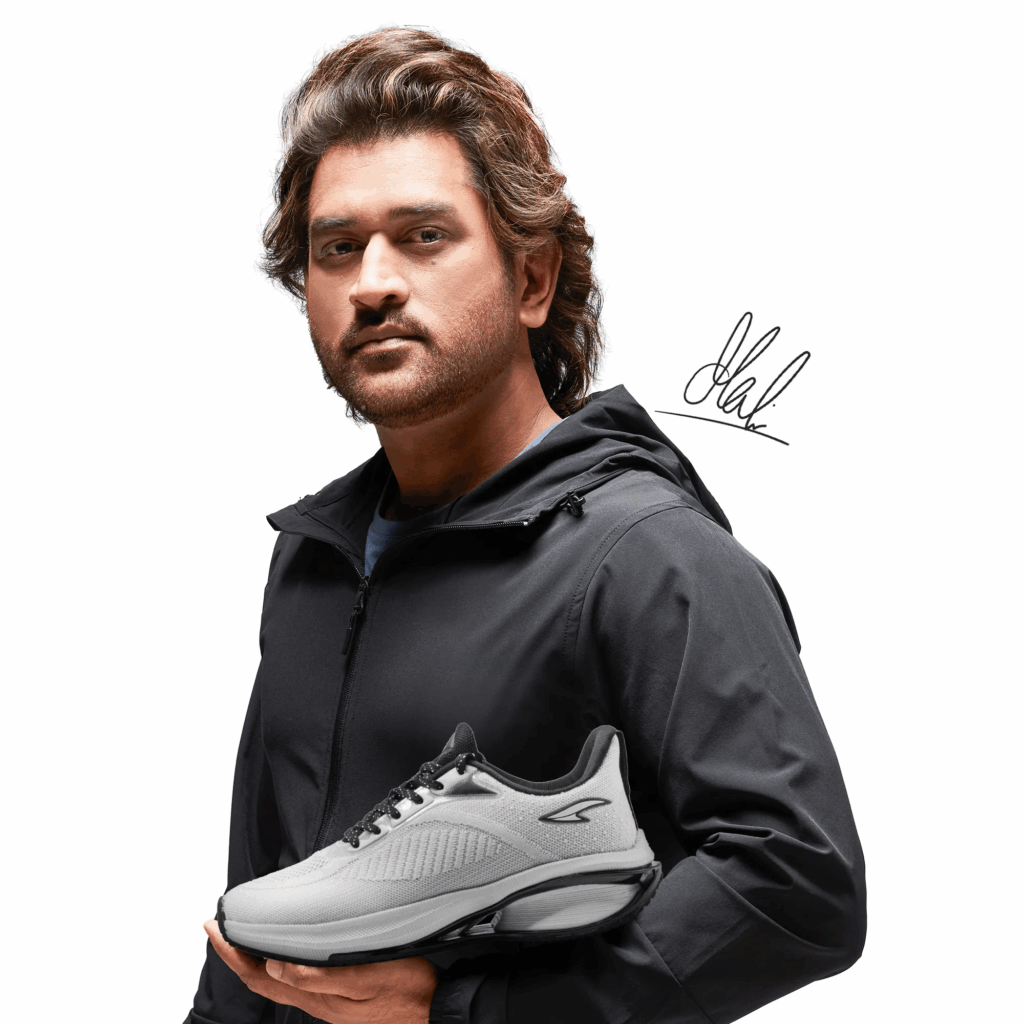 MS Dhoni witht lightweight shoes