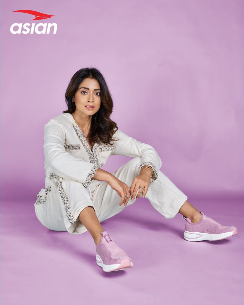 Shriya Saran walking shoes